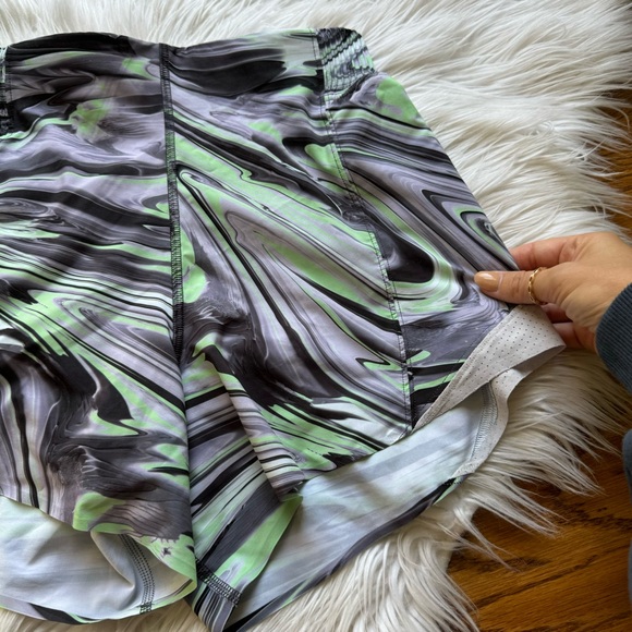 Lululemon Hotty Hot High-Rise Short 4"- Special Edition - Picture 10 of 14